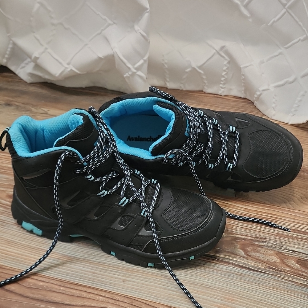 Avalanche Black and Bright Blue Trail Shoes